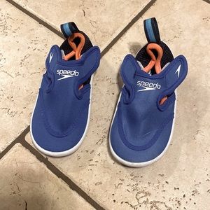 Speedo water shoes